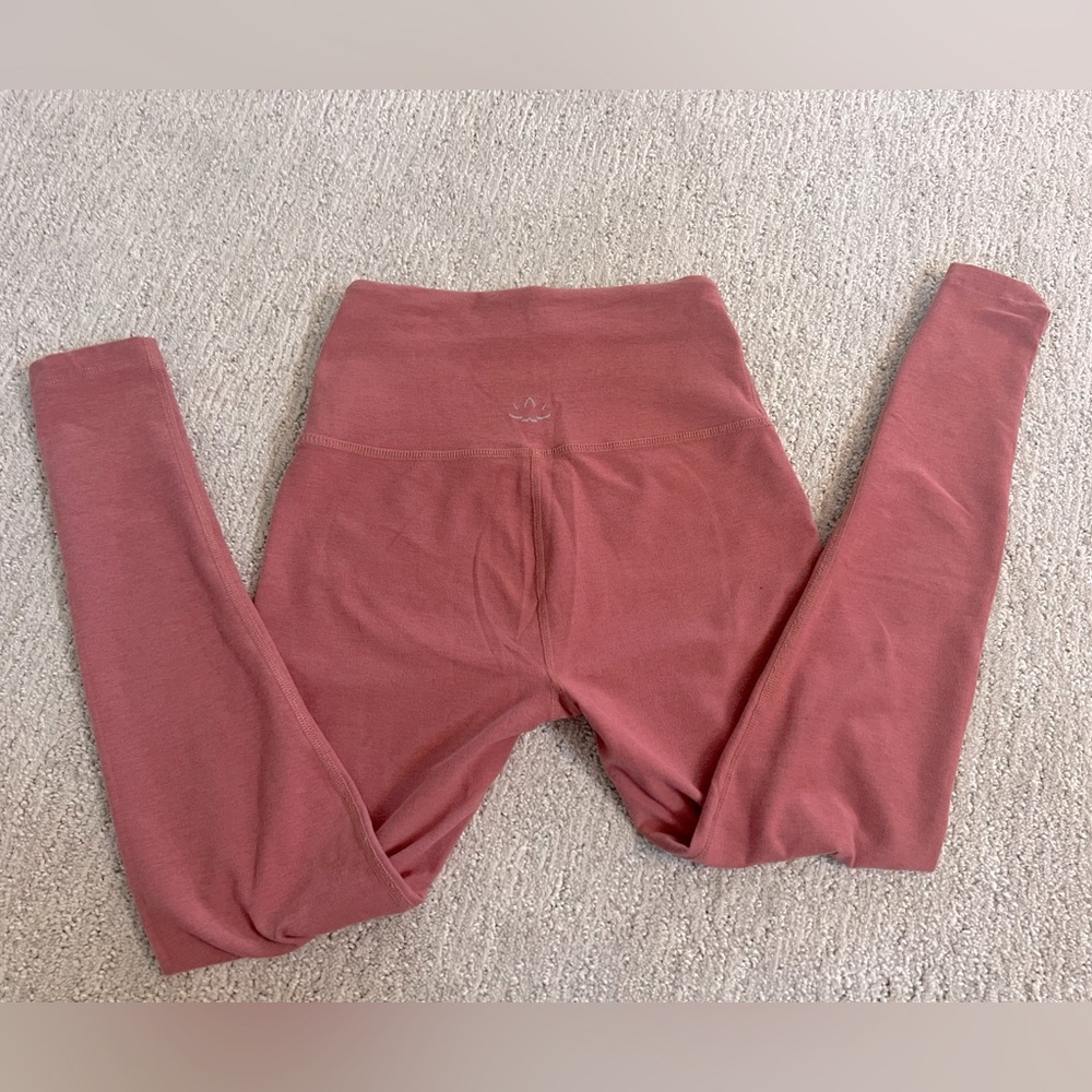 Beyond Yoga Caught in the MIDI High waist legging .  Excellent condition size S